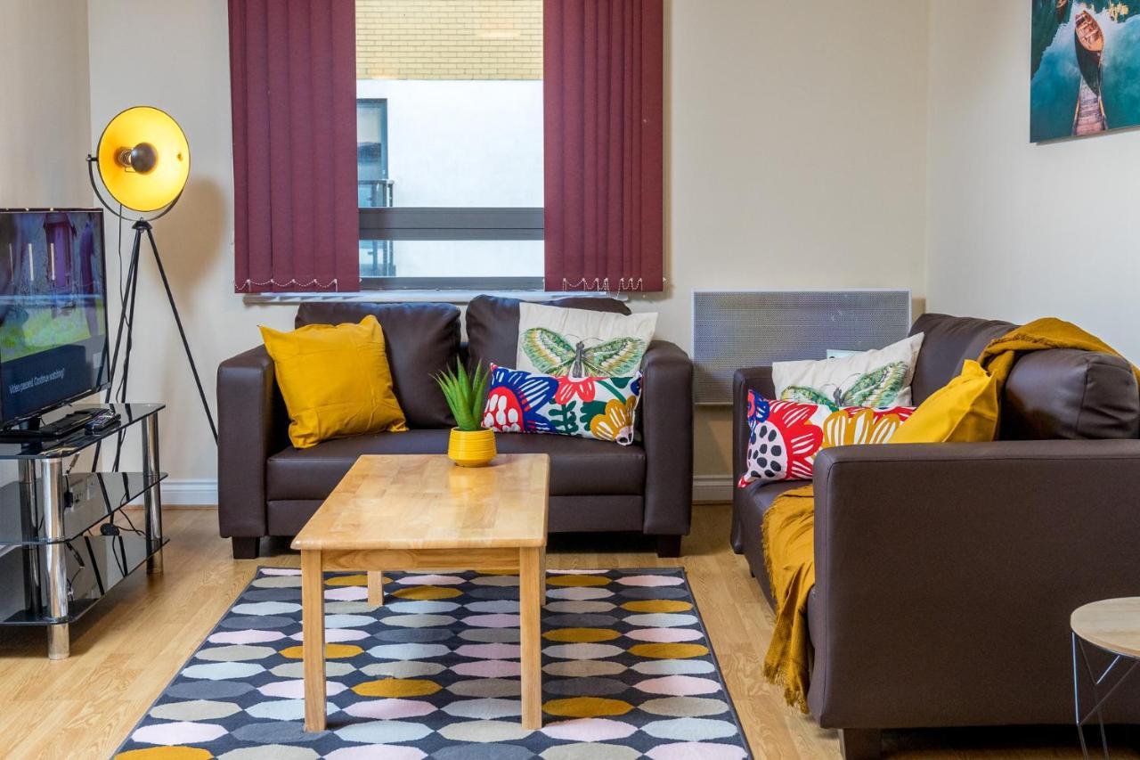 Central Watford Stylish 2 Bedroom Serviced Apartment With Free Parking Εξωτερικό φωτογραφία