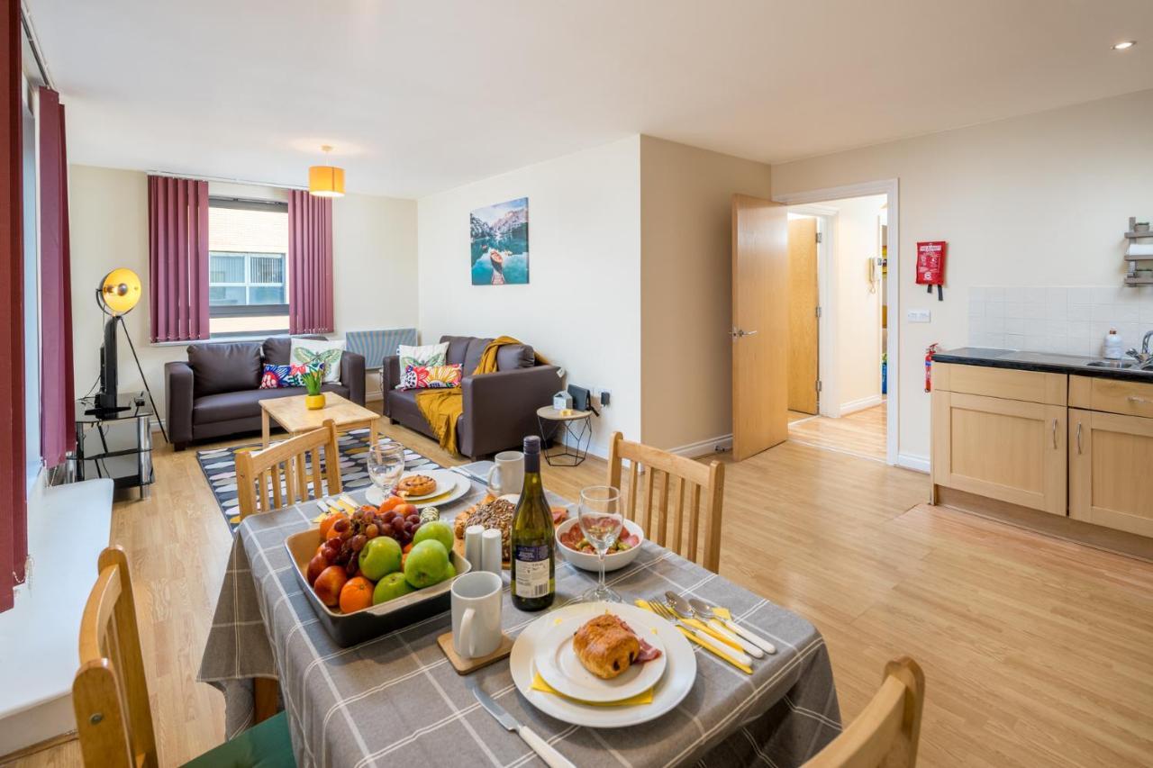 Central Watford Stylish 2 Bedroom Serviced Apartment With Free Parking Εξωτερικό φωτογραφία